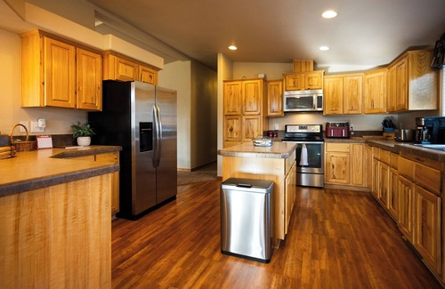 Olney House | "Very Private" - Ranch House on 9 acres that borders State Forest