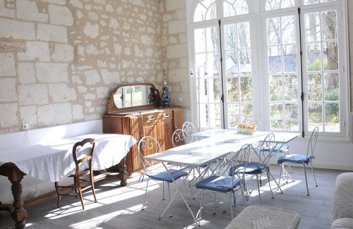 Brain-sur-Allonnes Other | Very spacious GITE 8-12 people in the courtyard of the Château