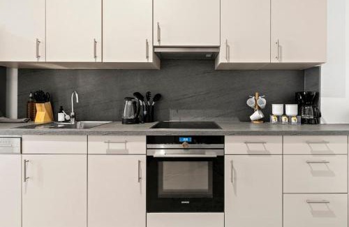 Margareten Apartment | Very Spacious 4BR, 3 min to Matzleinsdorferplatz