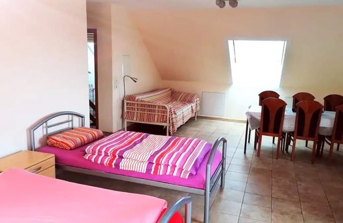Niederzwehren Apartment | very spacious fitter company family accommodation