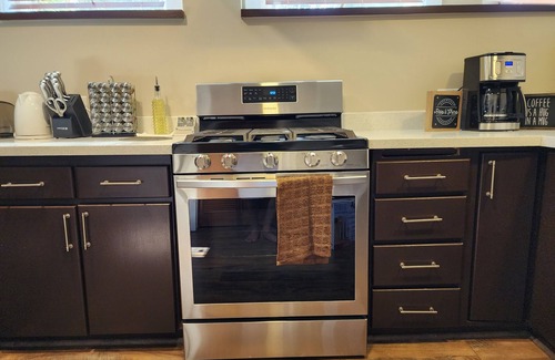 Wallingford Apartment | Very specious Apt in heart of Wallingford