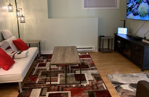 Halifax Apartment | Very stylish 1 bedroom plus den in great neighborhood