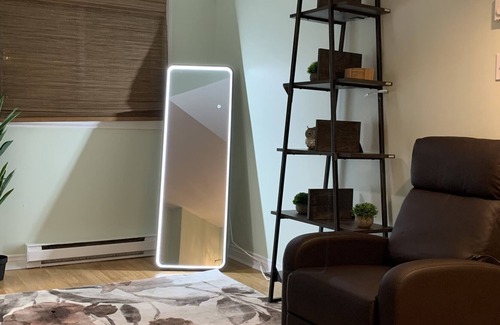 Halifax Apartment | Very stylish 1 bedroom plus den in great neighborhood