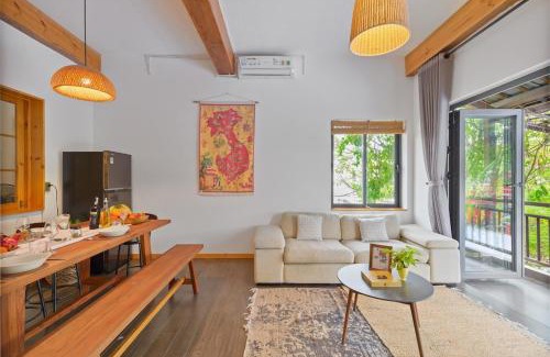 Cam Chau House | Vesta Gallery Villa Above Bookstore