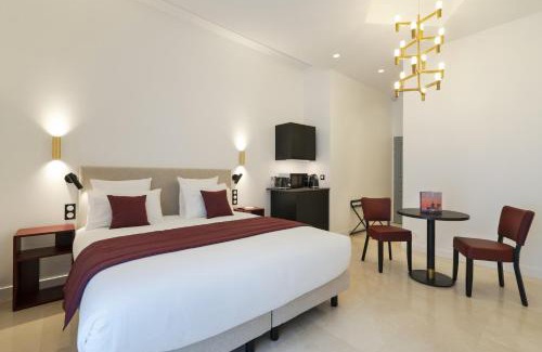 Champs-Elysees Hotel | Vestay Montaigne