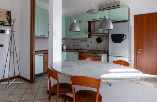 Navile Apartment | Vestiari apartment I with terrace by Wonderful Italy