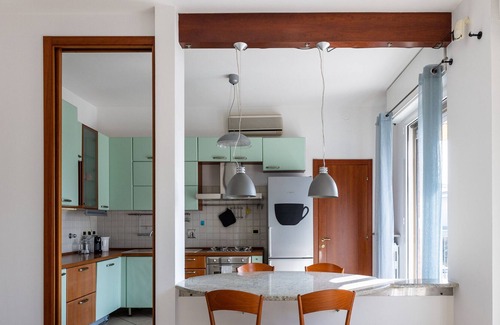 Navile Apartment | Vestiari apartment I with terrace by Wonderful Italy
