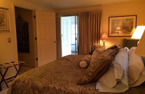 Franklin House | Veteran Owned Guest Home, Walk to Downtown, 6th Generation Locals, Love Pets!