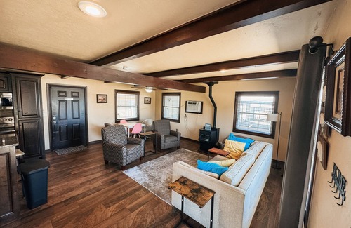 Checotah House | Veteran's VacationnCozy 2 bedroom house in Lake Eufaula area. Pet friendly!