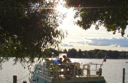 Zeuthen Boat Rental | vetus 915 - license-free houseboat - KUHNLE-TOURS Zeuthen