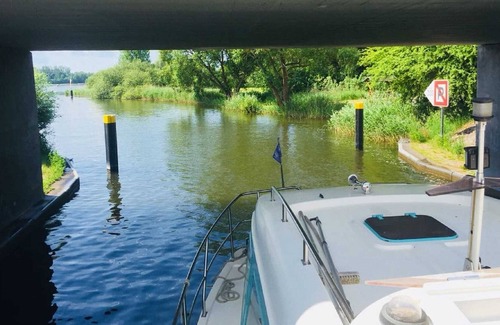 Zeuthen Boat Rental | vetus 915 - license-free houseboat - KUHNLE-TOURS Zeuthen