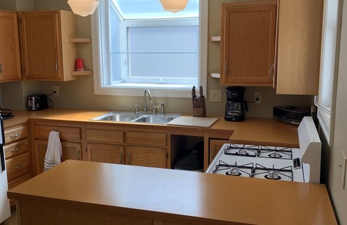 Geneva Apartment | VHR Geneva Apartment near college 2 bedrooms