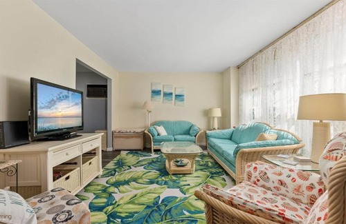 Villas House | VI121 Edna Avenue