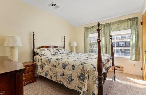 Villas House | VI121 Edna Avenue