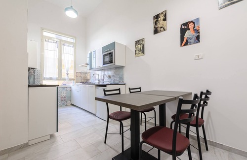 Vomero Apartment | Via Aniello Falcone 72b