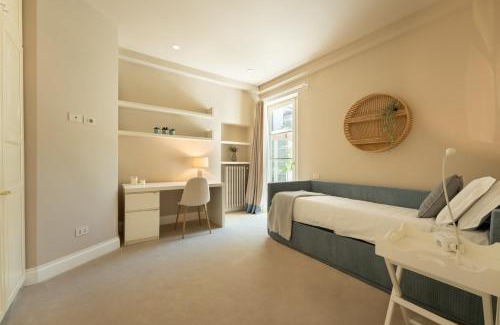 Santo Spirito Apartment | Via del Campuccio, 72 - 300 sqm Luxurious with Parking and Private Terrace - Florence Charming Apartments