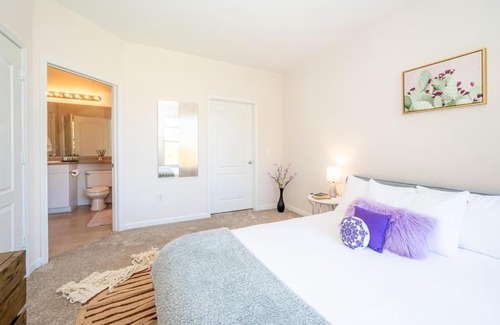 Durham Apartment | Viagem Durham Stylish 1BR With Balcony