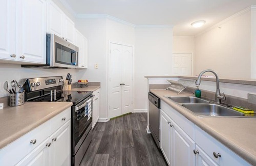 Durham Apartment | Viagem Durham Stylish 2BR with Parking