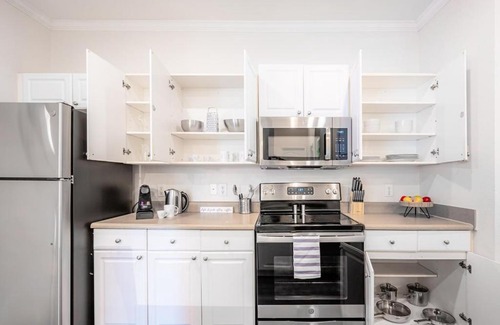 Durham Apartment | Viagem Durham Stylish 2BR with Parking