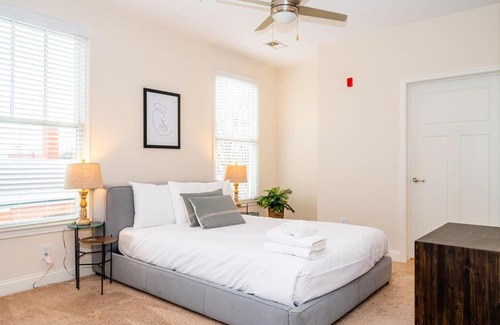 Wesley Heights Apartment | Viagem Stylish Studio in Top Location
