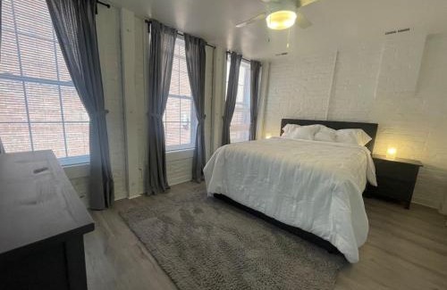 Downtown Richmond Apartment | Vibe Central - Chic Shockoe 1BR