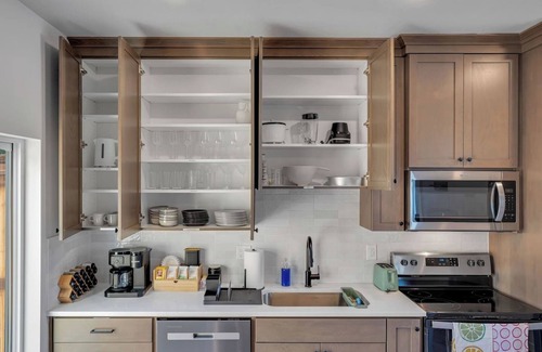 Concordia Apartment | Vibrant 1BR Duplex Near Alberta Arts District