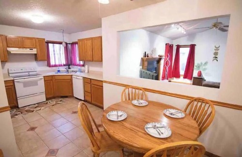 Ankeny House | Vibrant 4 bedroom house 2 king beds in Ankeny