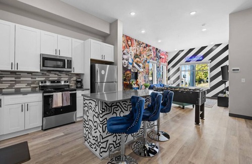 South Nashville Apartment | Vibrant Apt: 8min to DT, Free Parking & Games!