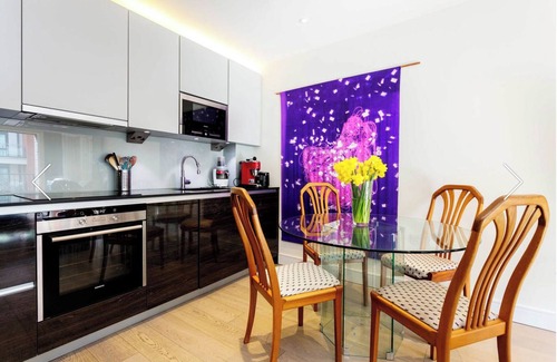 Sands End Apartment | Vibrant Chelsea Apartment