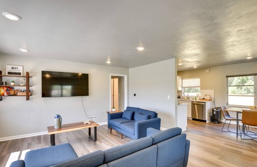 DeLand House | Vibrant DeLand House Near Stetson University!