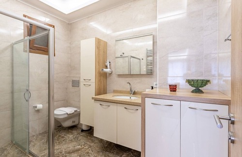 Cumhuriyet Apartment | Vibrant Flat Near Metro 10 min to Citys Nisantasi