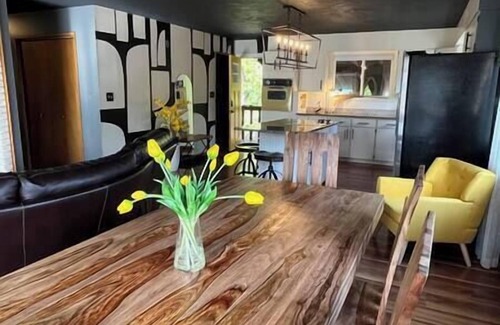 Spirit Lake House | Vibrant Forest Retreat | Game Room, Spa, Fire Pit - Sleeps10