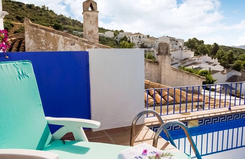 Zagrilla House | Vibrant Holiday Home in Priego de Córdoba with Private Pool