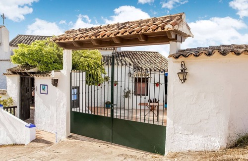 Zagrilla House | Vibrant Holiday Home in Priego de Córdoba with Private Pool