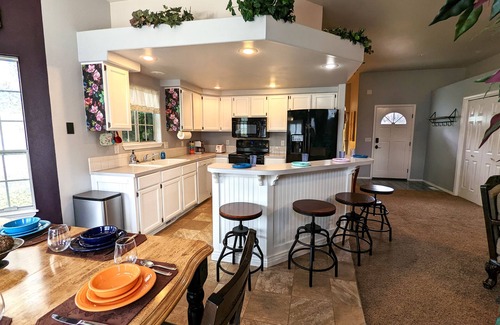 Boise House | Vibrant & Inviting 3 BR Home near The Village!