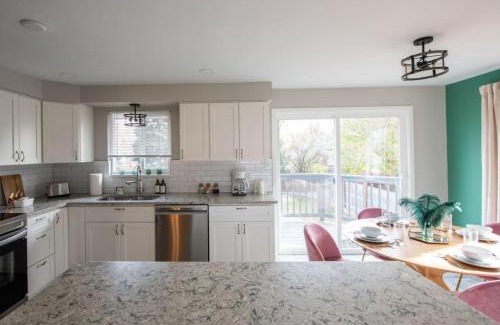 Arvada House | Vibrant Modern Retreat Close to Denver and Trails