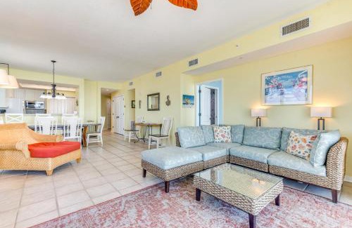 Navarre Beach Apartment | Vibrant Navarre Condo Pool and Beach Chair Service!