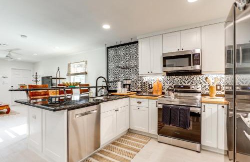 Juno Beach House | Vibrant North Palm Beach Home about 2 Mi to Beach!