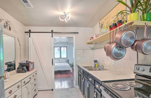 East Ridge Apartment | Vibrant, Pet-Friendly Apt w/ Fire Pit & Yard!