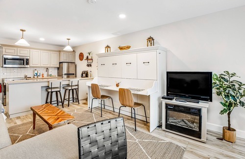 Neskowin Condo | Vibrant, polished condo with oceanfront views, patio & W/D access