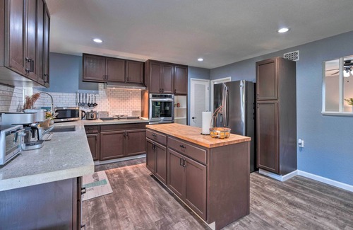 Southwestern Sacramento House | Vibrant Sacramento Home w/ Yard & Patio!
