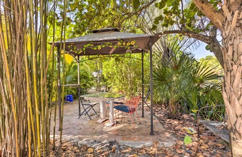 Grandview Heights House | Vibrant West Palm Beach Home Less Than 2 Mi to Beach!