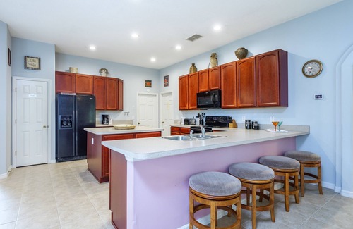 Legacy Park House | Viburnum Villa, 5 bed luxury poolhome on Legacy Park, 15 minutes from Disney