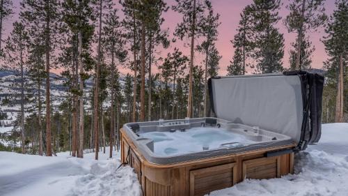 The Highlands House | Vickery's Vantage