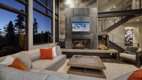 The Highlands House | Vickery's Vantage