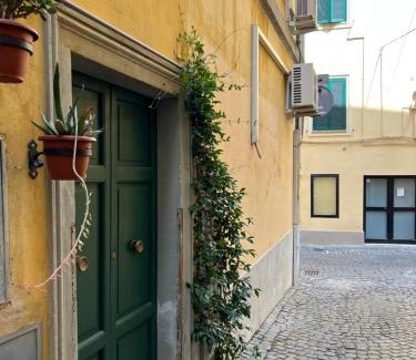 Velletri Apartment | VICOLO CORTO Centro Storico Holiday & Home-Office