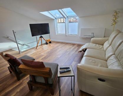 Moffat Apartment | Victoria, Haru Residence 6bed Room and 4bath Rooms Apartment