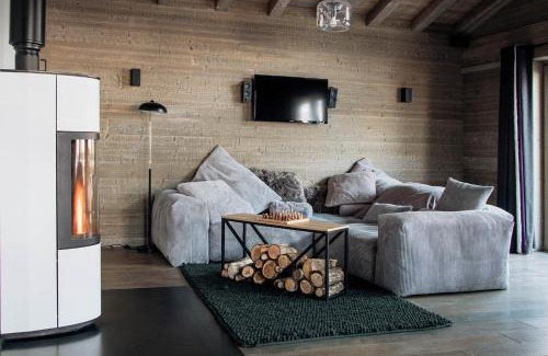 Val-d'Isere Hotel | Victoria Lodge, Friendly Hotel
