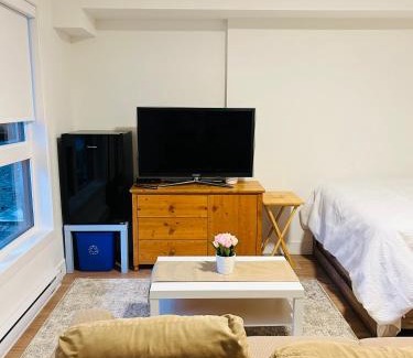 Victoria Bed & Breakfast | Victoria private studio suite