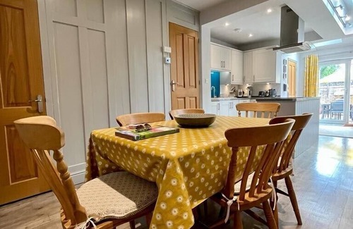 Cambridge House | Victorian 3 Bedroom Home with courtyard in Cambridge